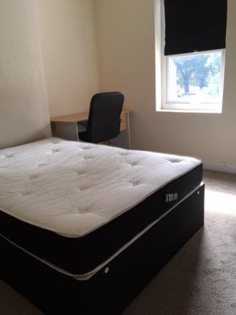 4 bedroom Terraced House to let in Hurst Street, Cowley, Oxford, OX4