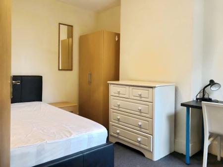 4 bedroom Terraced House to let in East Avenue, Oxford, OX4