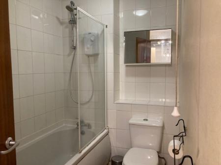 3 bedroom Flat to let in Southfield Park, Cowley, Oxford, OX4