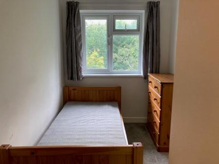 3 bedroom Flat to let in Southfield Park, Cowley, Oxford, OX4
