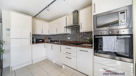 2 bedroom Flat for sale in Thackley End, Oxford, OX2