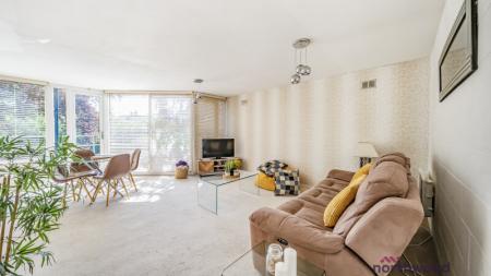 2 bedroom Flat for sale in Thackley End, Oxford, OX2