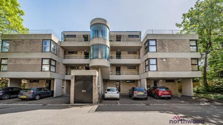 2 bedroom Flat for sale in Thackley End, Oxford, OX2