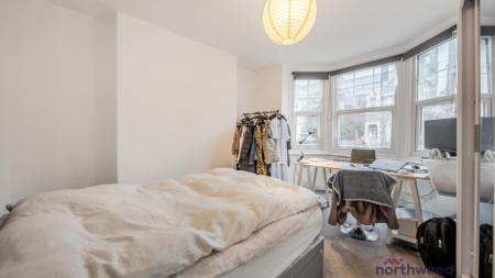 2 bedroom Flat to let in Divinity Road, Cowley, Oxford, OX4