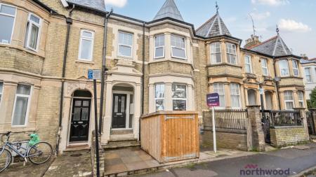 2 bedroom Flat to let in Divinity Road, Cowley, Oxford, OX4
