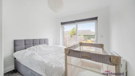 2 bedroom Flat to let in Divinity Road, Cowley, Oxford, OX4