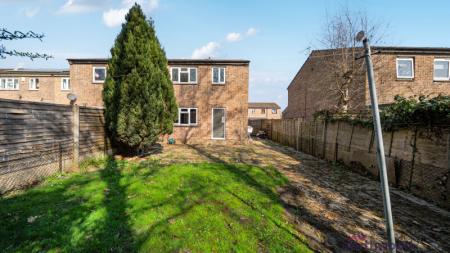 3 bedroom Semi-detached house to let in Gwyneth Road, Littlemore, Oxford, OX4