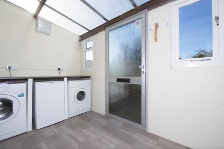 4 bedroom Semi-detached house to let in Benson Road, Oxford, OX3