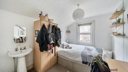 3 bedroom End of terrace house for sale in Southfield Road, Oxford, OX4