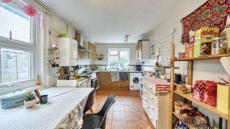 3 bedroom End of terrace house for sale in Southfield Road, Oxford, OX4