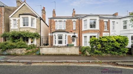 3 bedroom End of terrace house for sale in Southfield Road, Oxford, OX4