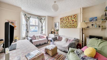 3 bedroom End of terrace house for sale in Southfield Road, Oxford, OX4