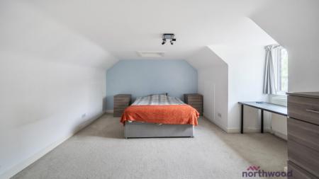 2 bedroom Flat for sale in Holly Court, Sandy Lane, Littlemore, Oxford, OX4