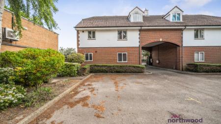 2 bedroom Flat for sale in Holly Court, Sandy Lane, Littlemore, Oxford, OX4