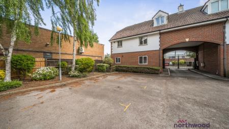 2 bedroom Flat for sale in Holly Court, Sandy Lane, Littlemore, Oxford, OX4