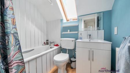 2 bedroom Flat for sale in Holly Court, Sandy Lane, Littlemore, Oxford, OX4