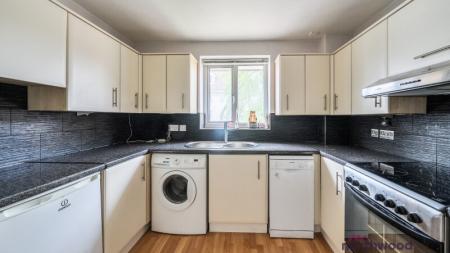 2 bedroom Flat for sale in Holly Court, Sandy Lane, Littlemore, Oxford, OX4