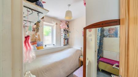2 bedroom Flat for sale in Henley Street, Cowley, Oxford, OX4
