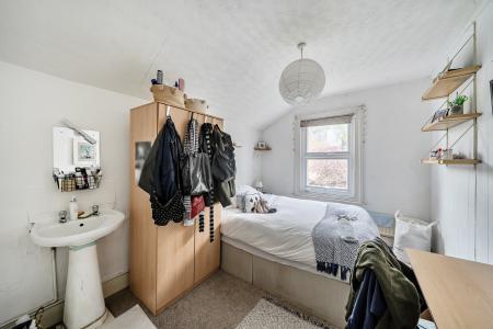 4 bedroom Semi-detached house to let in Southfield Road, Oxford, OX4