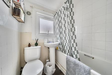 4 bedroom Semi-detached house to let in Southfield Road, Oxford, OX4