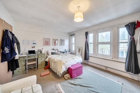 4 bedroom Semi-detached house to let in Southfield Road, Oxford, OX4