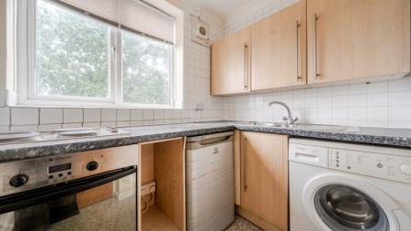 2 bedroom Flat to let in Lizmans Court, Silkdale Close, Cowley, Oxford, OX4