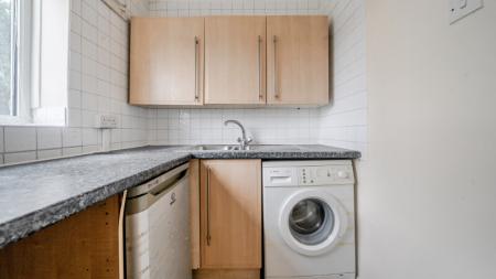 2 bedroom Flat to let in Lizmans Court, Silkdale Close, Cowley, Oxford, OX4