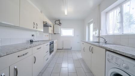 3 bedroom Semi-detached house to let in Pinnocks Way, Oxford, OX2