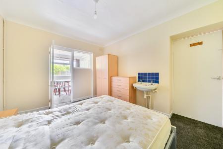 1 bedroom Flat to let in Brookfield Crescent, Oxford, OX3