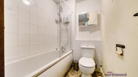 3 bedroom Flat for sale in Southfield Park, Cowley, Oxford, OX4