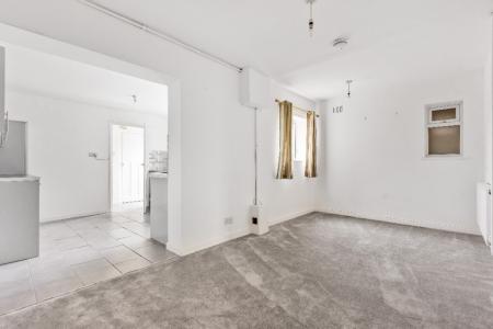 4 bedroom Semi-detached house to let in Cumberland Road, Oxford, OX4