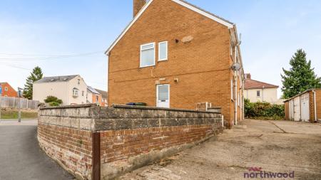 2 bedroom Flat to let in Long Lane, Littlemore, Oxford, OX4