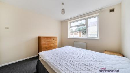 2 bedroom Flat to let in Long Lane, Littlemore, Oxford, OX4