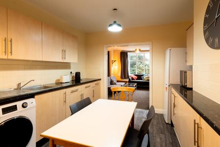 2 bedroom Flat to let in Green Road, Risinghurst, Oxford, OX3