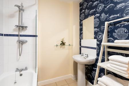 2 bedroom Flat to let in Green Road, Risinghurst, Oxford, OX3