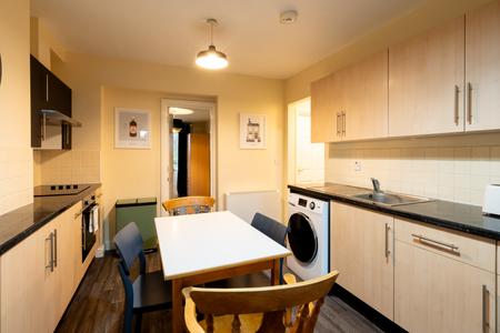 2 bedroom Flat to let in Green Road, Risinghurst, Oxford, OX3