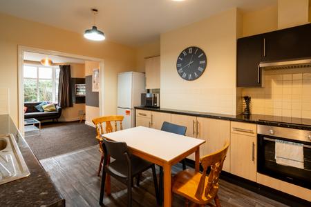 2 bedroom Flat to let in Green Road, Risinghurst, Oxford, OX3
