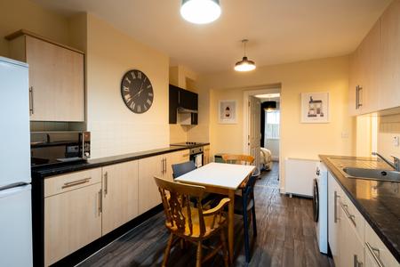 2 bedroom Flat to let in Green Road, Risinghurst, Oxford, OX3