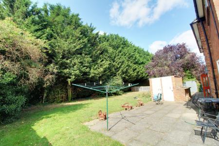 1 bedroom Flat for sale in Heather Avenue, Dogsthorpe, Peterborough, PE1