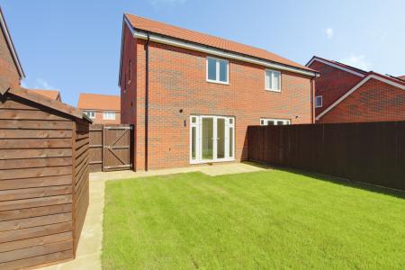 3 bedroom Semi-detached house to let in Baldock Drive, Bourne, PE10
