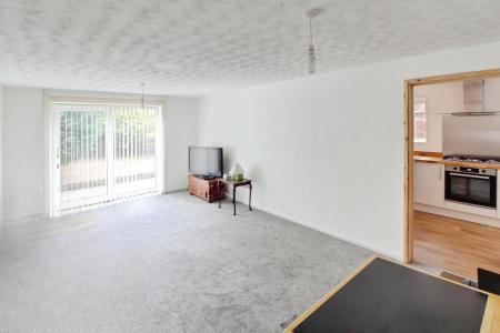 4 bedroom Semi-detached house for sale in Poplar Avenue, Dogsthorpe, Peterborough, PE1