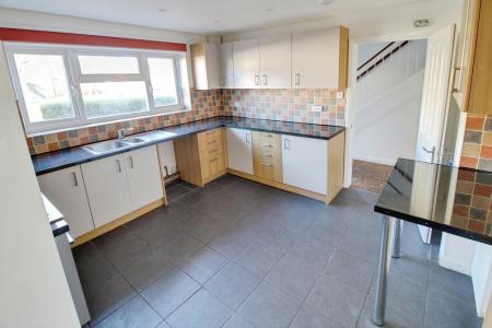 5 bedroom Detached house to let in Ledbury Road, Netherton, Peterborough, PE3