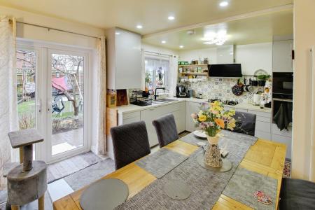 5 bedroom Semi-detached house for sale in Crown Street, New England, Peterborough, PE1