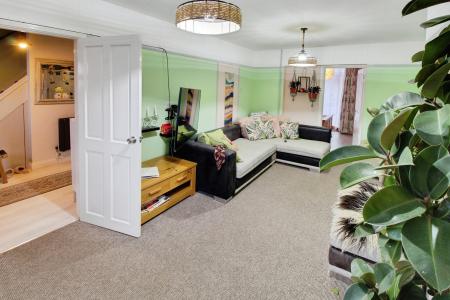 5 bedroom Semi-detached house for sale in Crown Street, New England, Peterborough, PE1