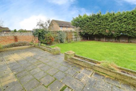 4 bedroom Semi-detached house to let in Eye Road, Peterborough, PE1