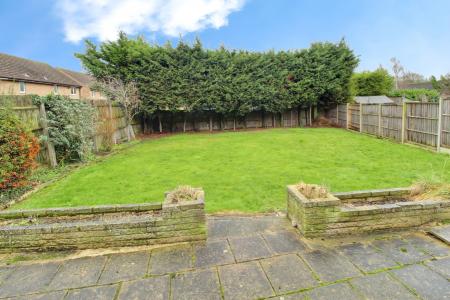 4 bedroom Semi-detached house to let in Eye Road, Peterborough, PE1