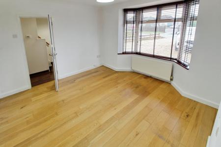 4 bedroom Semi-detached house to let in Eye Road, Peterborough, PE1