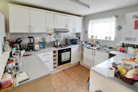 4 bedroom Town house to let in Sheepwalk, Paston, Peterborough, PE4