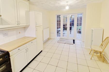 3 bedroom Terraced House to let in Outfield, North Bretton, Peterborough, PE3