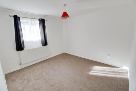 3 bedroom Terraced House to let in Crabtree, Paston, Peterborough, PE4
